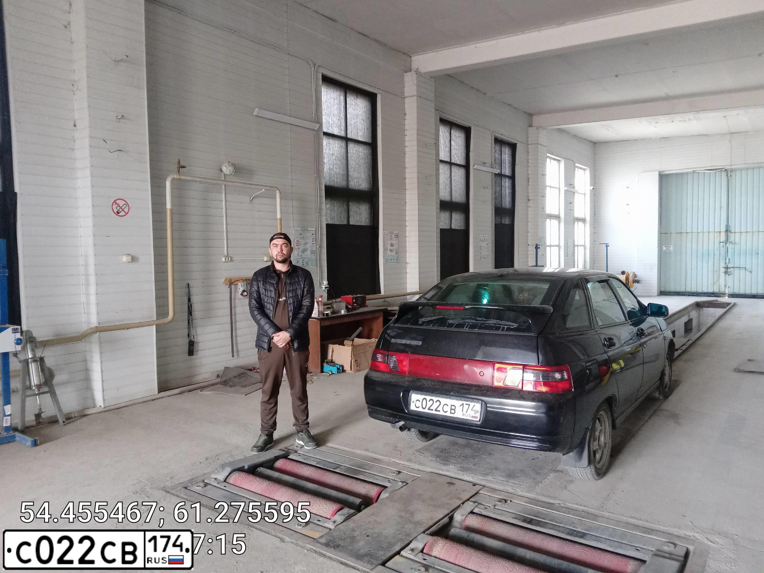Фото автомобиля LADA 2112 LADA, 2006 — госномер У508РТ43. Цвет: ГРАФИТОВЫЙ МЕТАЛЛИК