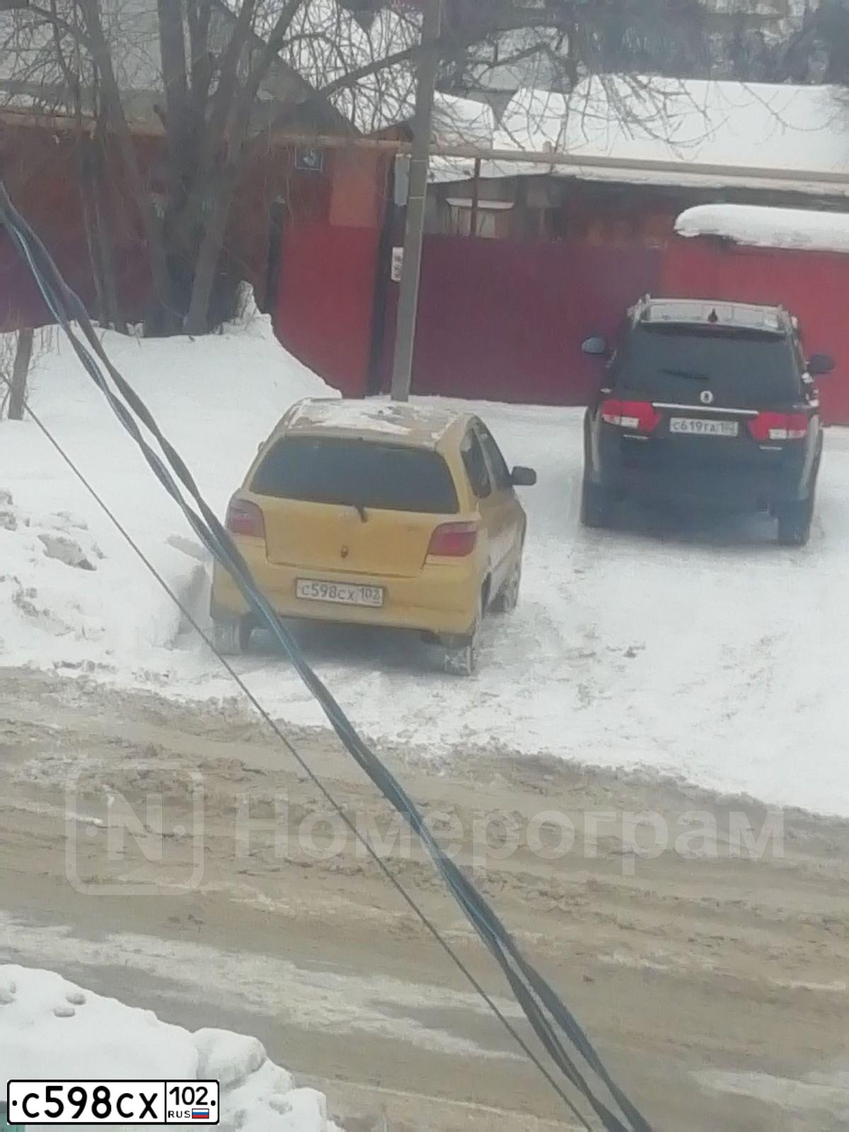 Фото автомобиля TOYOTA YARIS, 1999 — госномер С598СХ102. Цвет: ЖЕЛТЫЙ (ЗОЛОТИСТЫЙ)