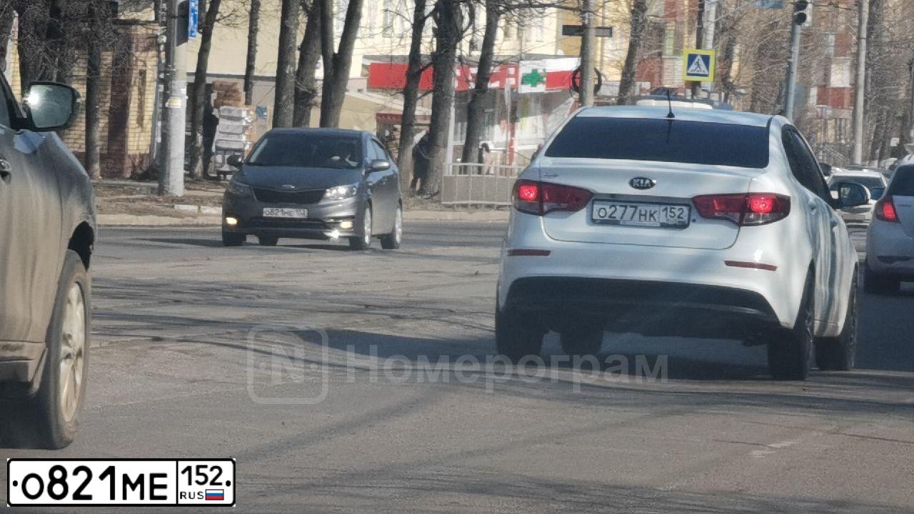 Фото автомобиля KIA RIO, 2016 — госномер В131АН252. Цвет: ТЕМНО-СЕРЫЙ
