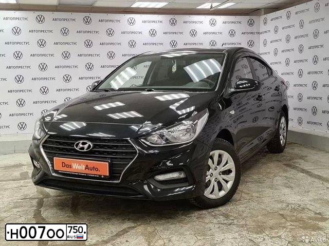 Фото автомобиля HYUNDAI SOLARIS, 2018 — госномер Н007ОО750. Цвет: ЧЕРНЫЙ