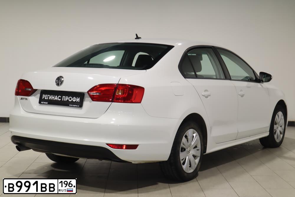 Фото автомобиля VOLKSWAGEN JETTA, 2014 — госномер В073ЕС774. Цвет: Белый