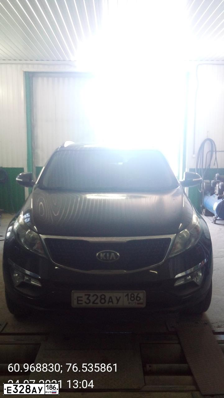Фото автомобиля LADA LARGUS, 2013 — госномер Е328АУ186. Цвет: Белый