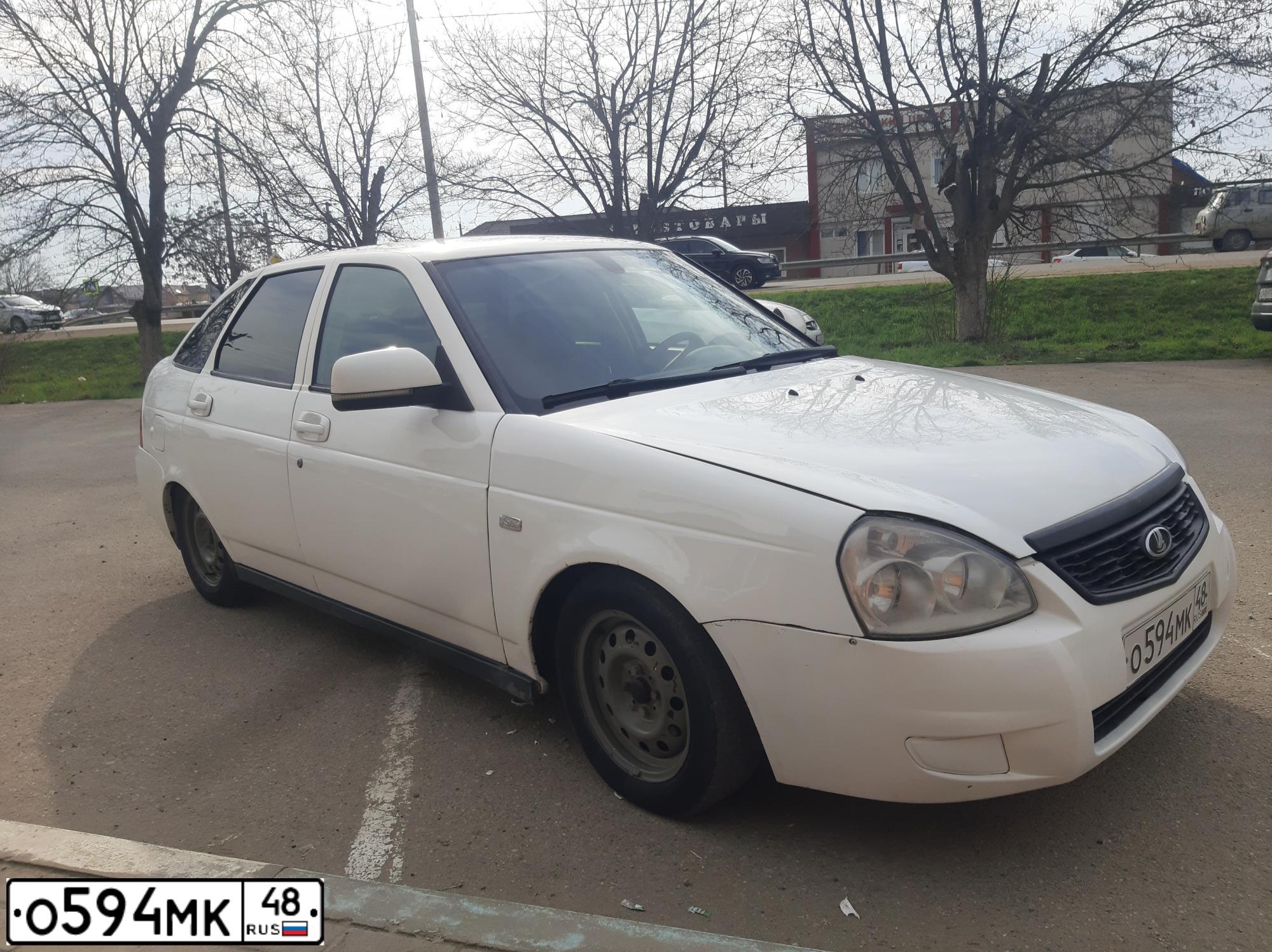 Фото автомобиля LADA 2172 PRIORA, 2009 — госномер О594МК48. Цвет: БЕЛЫЙ