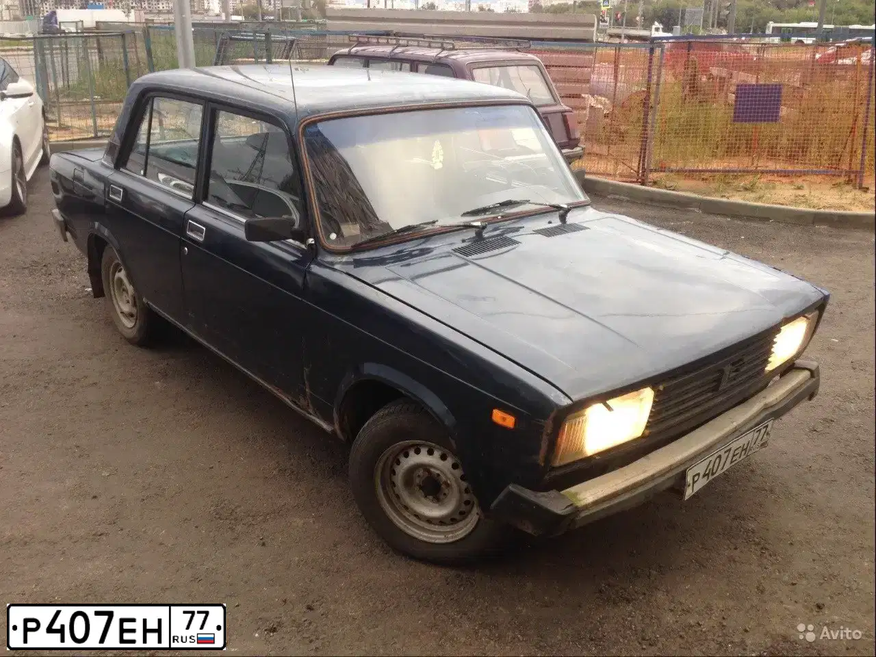 Фото автомобиля LADA 2105, 1994 — госномер Р407ЕН77. Цвет: СИНИЙ