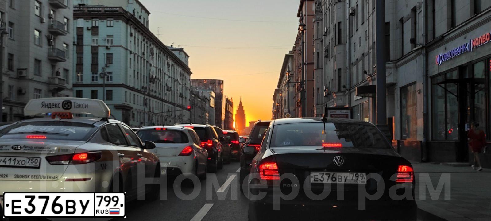 Фото автомобиля VOLKSWAGEN POLO, 2017 — госномер Е376ВУ799. Цвет: ЧЕРНЫЙ