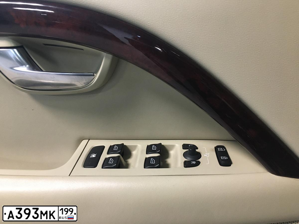 Фото автомобиля VOLVO S80, 2007 — госномер О585ВК550. Цвет: ЧЕРНЫЙ