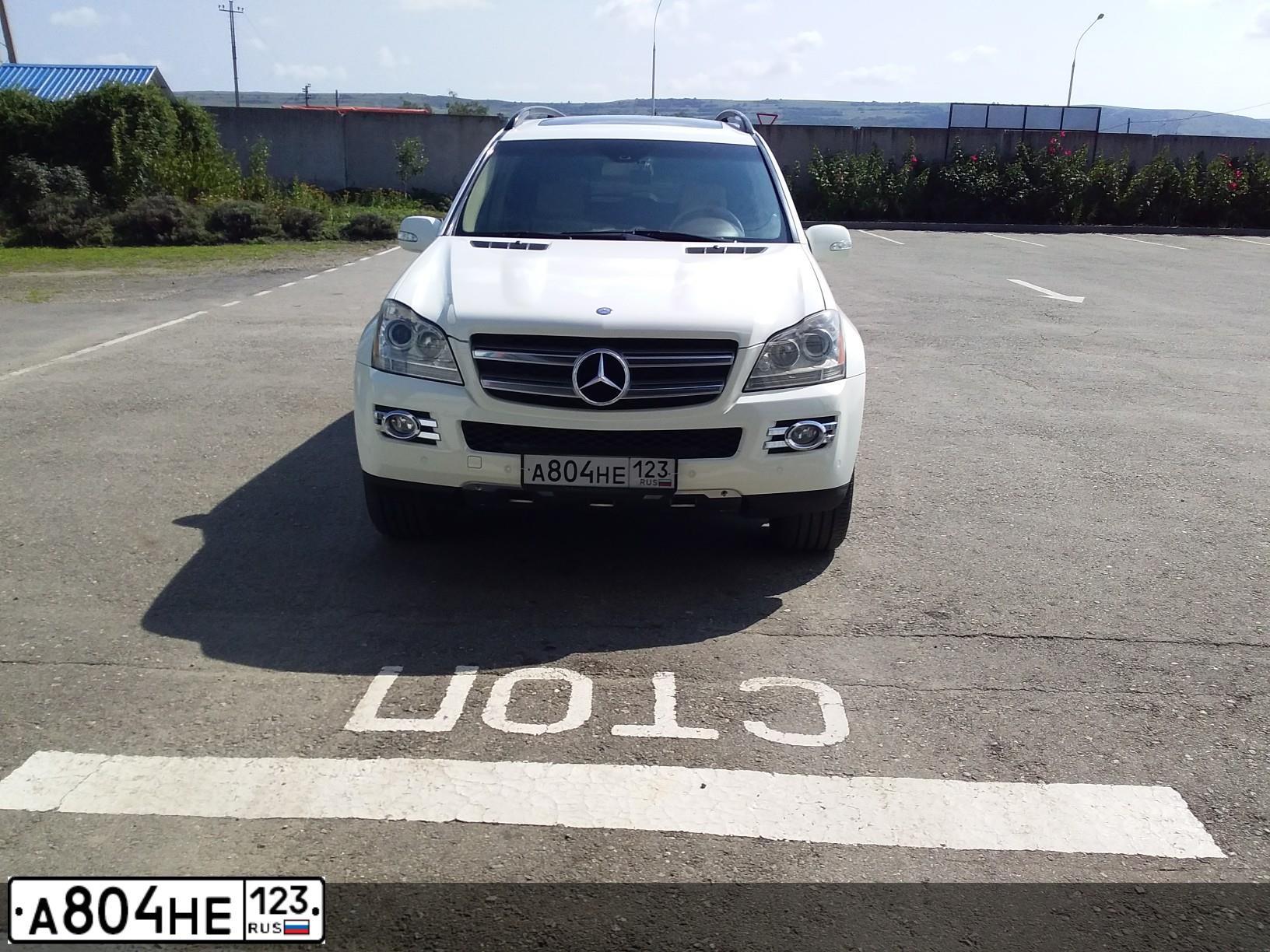 Фото автомобиля MERCEDES GL-KLASSE, 2007 — госномер А804НЕ123. Цвет: Белый