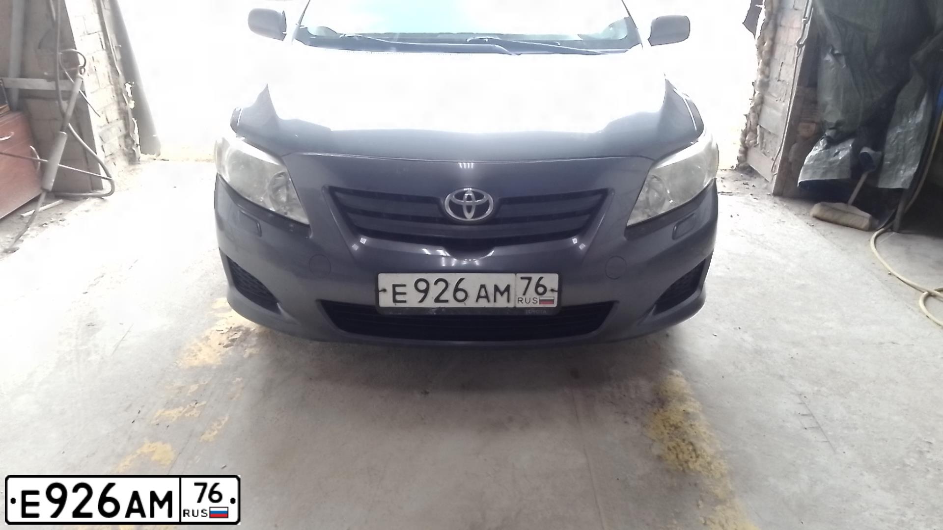 Фото автомобиля TOYOTA COROLLA, 2008 — госномер Е926АМ76. Цвет: СЕРЫЙ