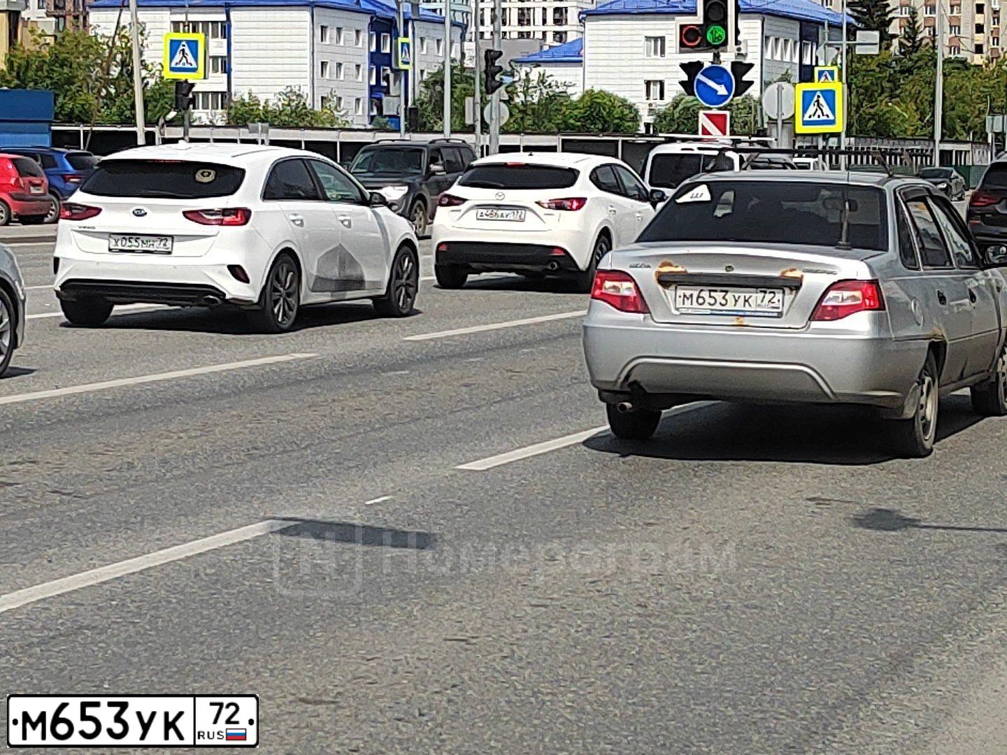 Фото автомобиля DAEWOO NEXIA, 2010 — госномер М653УК72. Цвет: ПЕРЛАМУТРОВО-СЕРЕБРИСТЫЙ