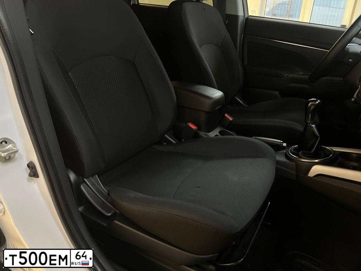 Фото автомобиля MITSUBISHI ASX, 2013 — госномер Т500ЕМ64. Цвет: Белый