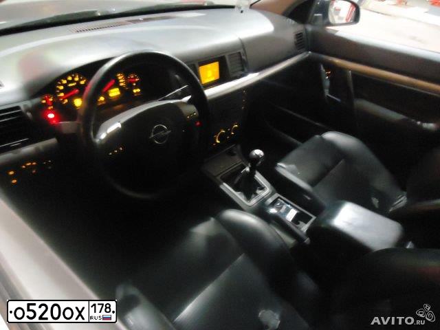 Фото автомобиля OPEL VECTRA, 2003 — госномер О520ОХ178. Цвет: ТЕМНО-СИНИЙ
