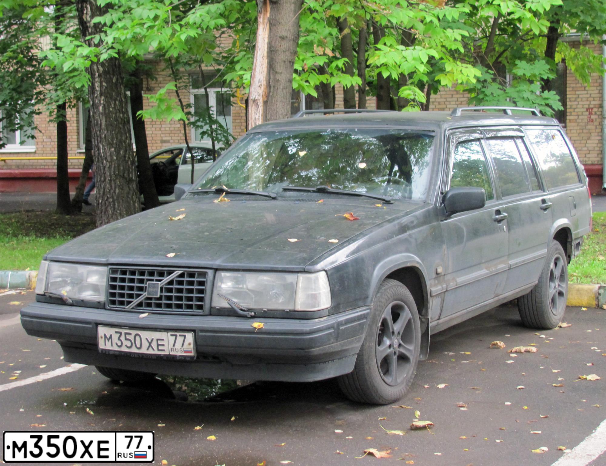 Фото автомобиля VOLVO O 900-SERIE, 1995 — госномер Е984ЕО199. Цвет: ЧЕРНЫЙ