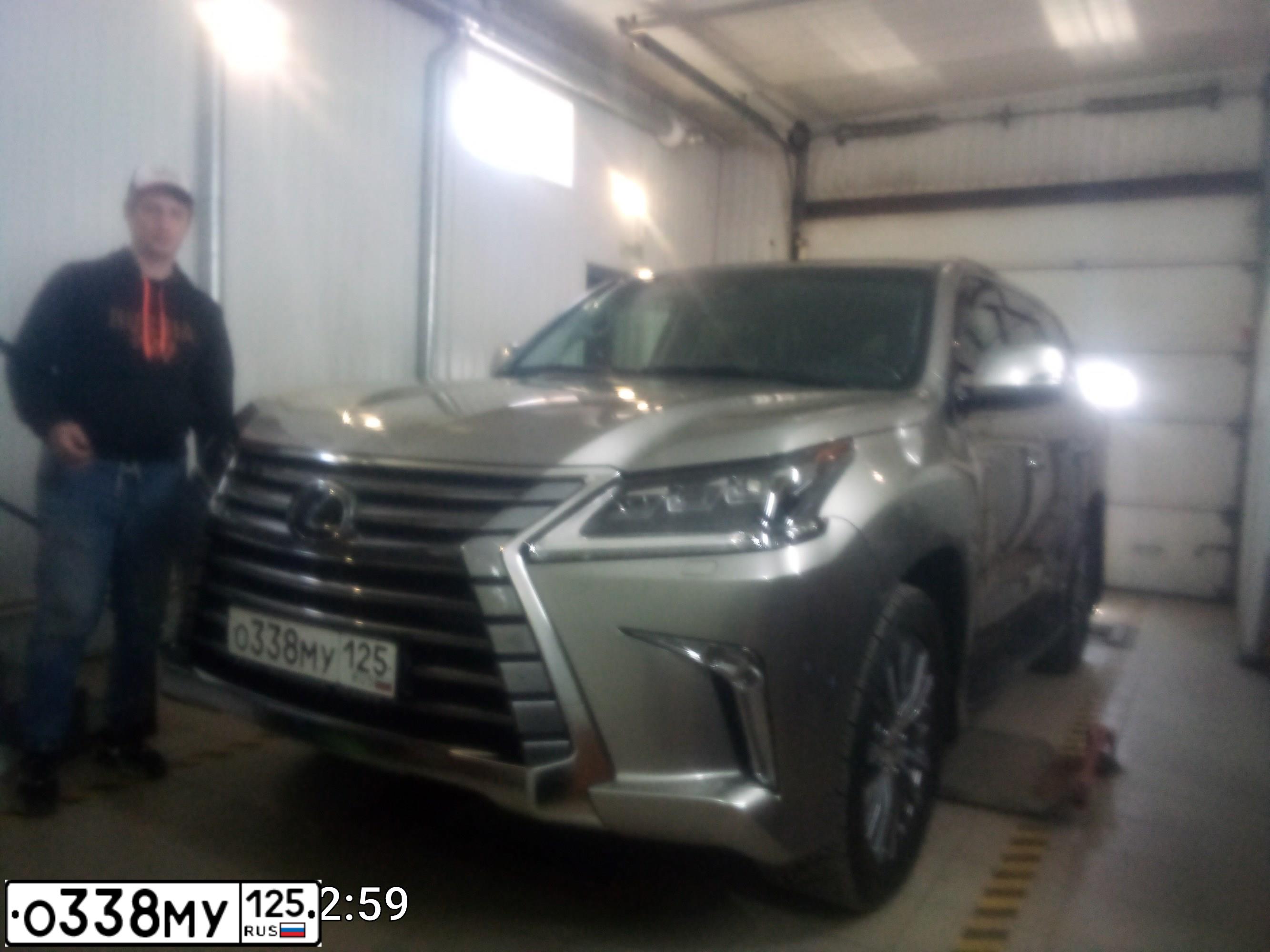 Фото автомобиля ЛЕКСУС LX570, 2017 — госномер Е388ВВ122. Цвет: СВЕТЛО-СЕРЫЙ