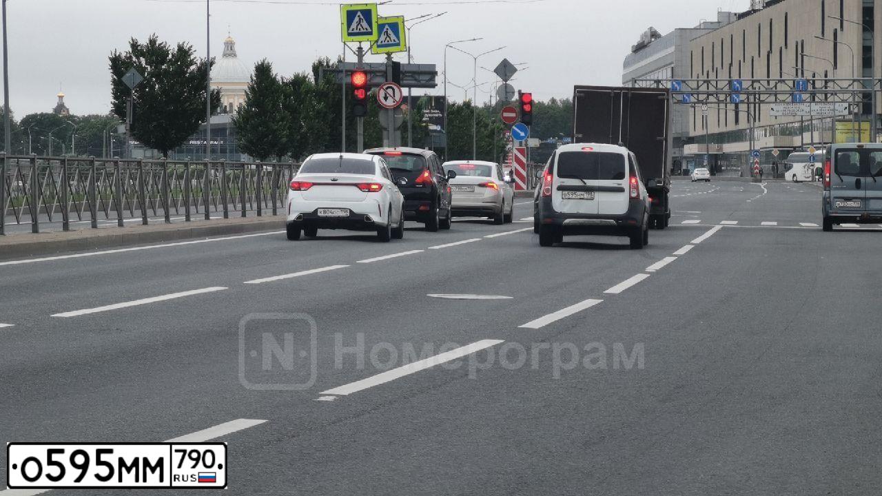 Фото автомобиля NISSAN QASHQAI, 2020 — госномер О595ММ790. Цвет: ЧЕРНЫЙ