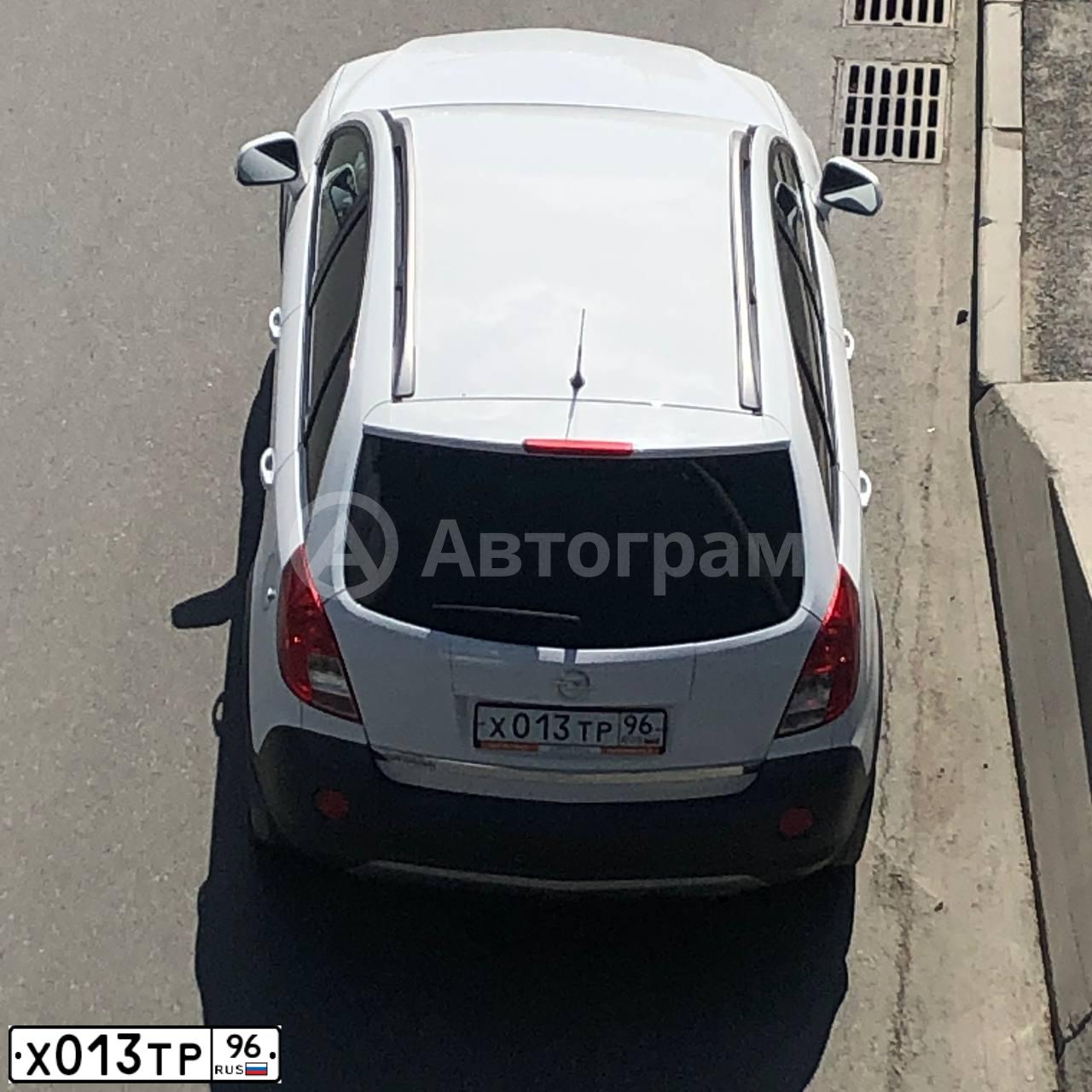 Фото автомобиля OPEL ANTARA, 2012 — госномер Х013ТР96. Цвет: Белый
