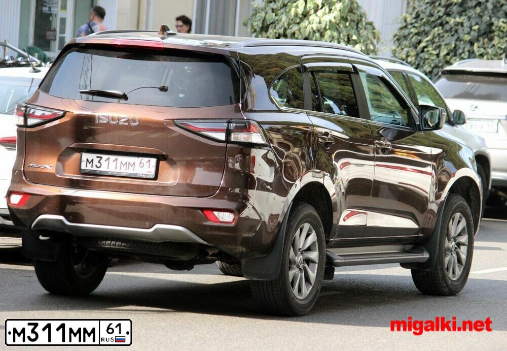 Фото автомобиля LEXUS LX, 2004 — госномер Х007ОВ61. Цвет: БЕЛЫЙ