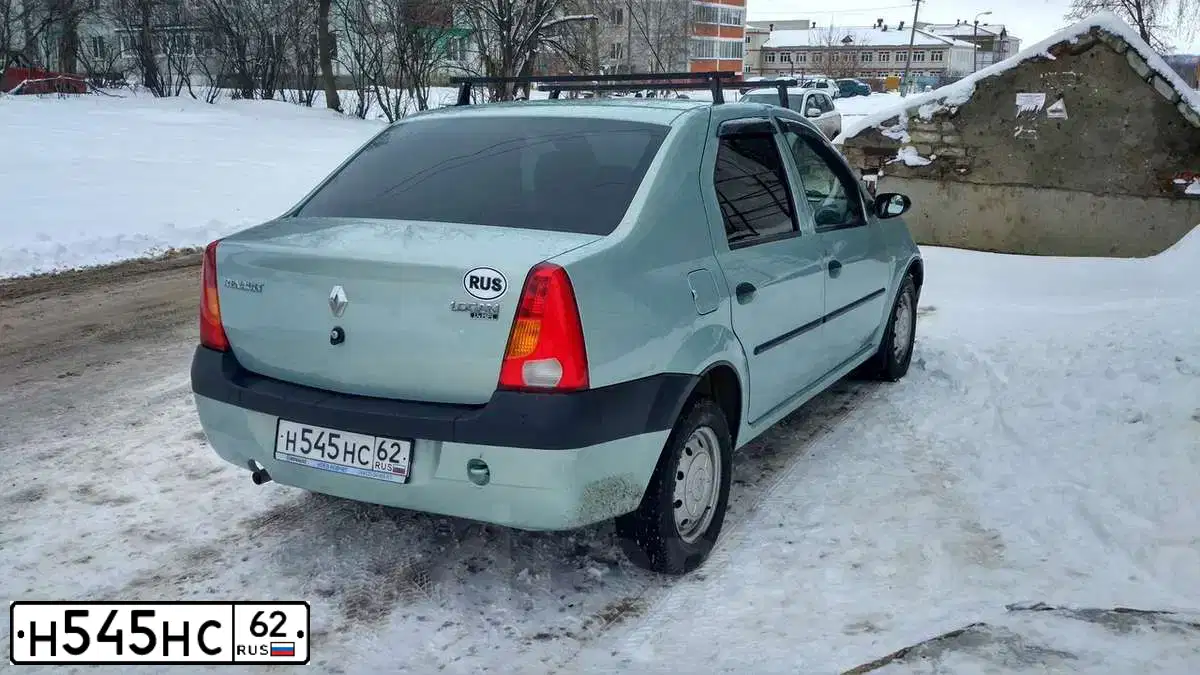Фото автомобиля RENAULT LOGAN, 2008 — госномер Н545НС62. Цвет: СВЕТЛО-ЗЕЛЕНЫЙ