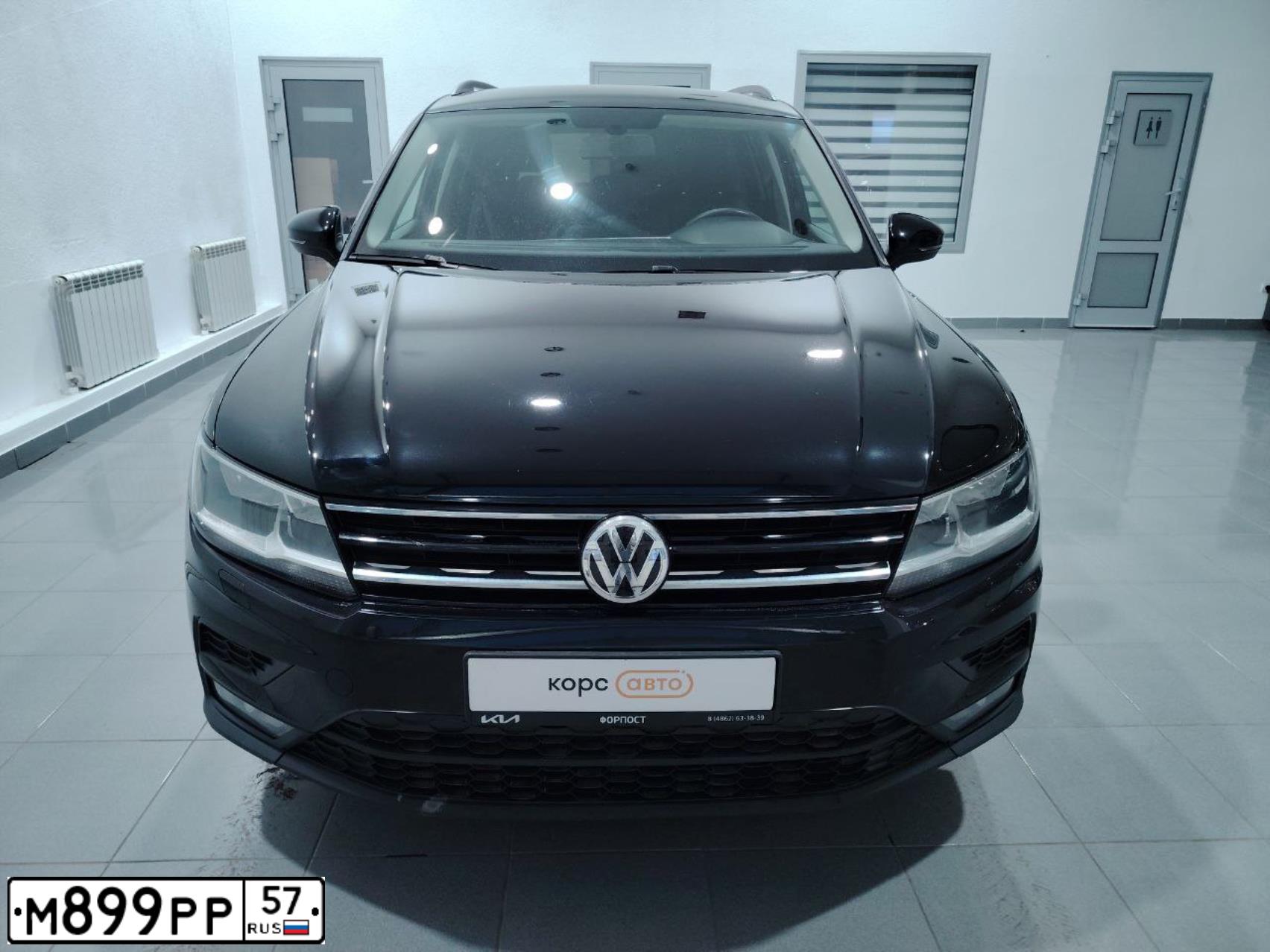 Фото автомобиля VOLKSWAGEN TIGUAN, 2018 — госномер М899РР57. Цвет: ЧЕРНЫЙ