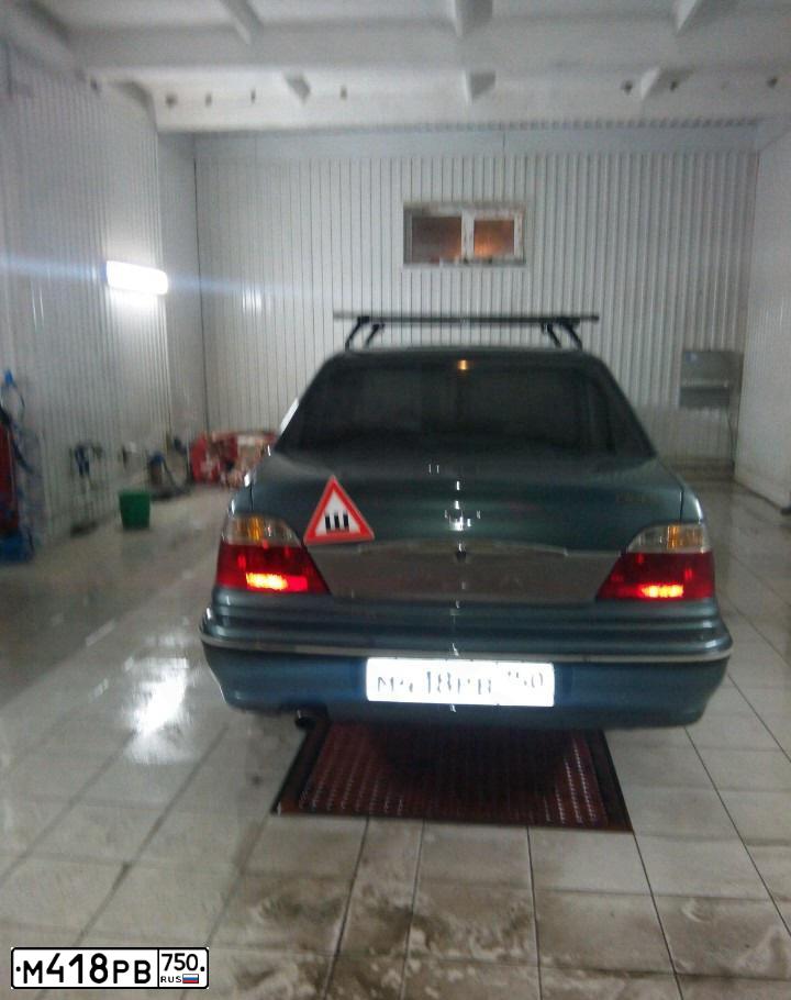 Фото автомобиля DAEWOO NEXIA, 2005 — госномер В121НР150. Цвет: СВЕТЛО-ЗЕЛЕНЫЙ