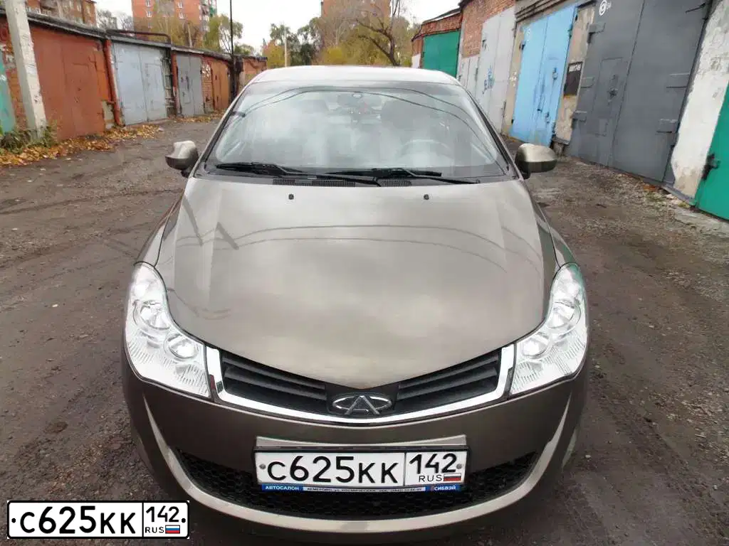 Фото автомобиля CHERY BONUS /A13/, 2011 — госномер С625КК142. Цвет: СЕРО ЗЕЛЕНЫЙ