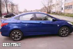 Фото автомобиля HYUNDAI SOLARIS, 2014 — госномер У132ВК71. Цвет: СИНИЙ ТЕМНЫЙ