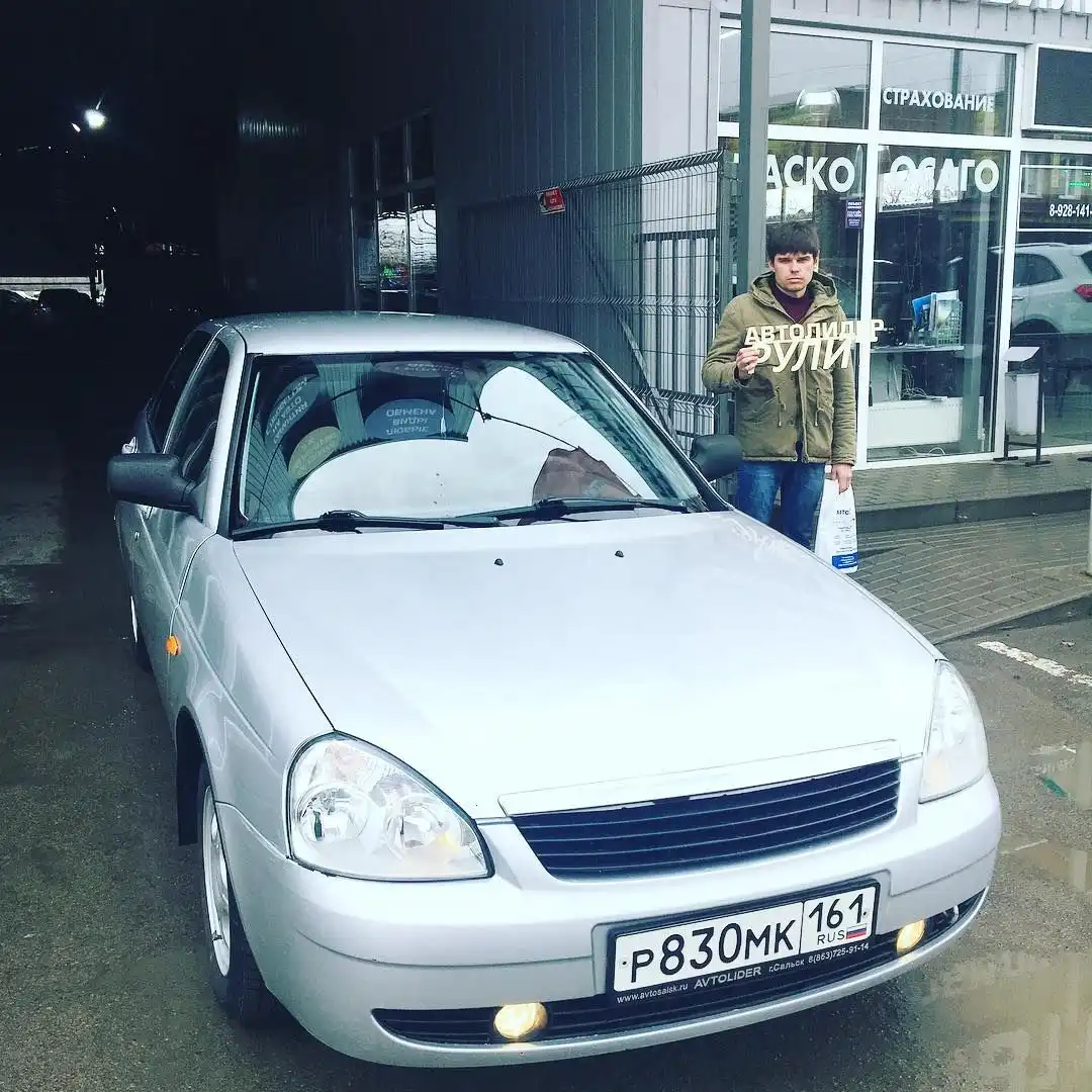 Фото автомобиля LADA 2172 PRIORA, 2010 — госномер С382ОО15. Цвет: СВ.СЕРЕБР.МЕТАЛЛИК