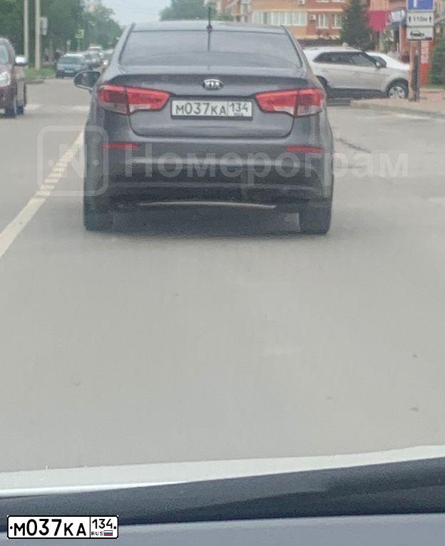 Фото автомобиля KIA RIO, 2015 — госномер К576АТ181. Цвет: темно-серый