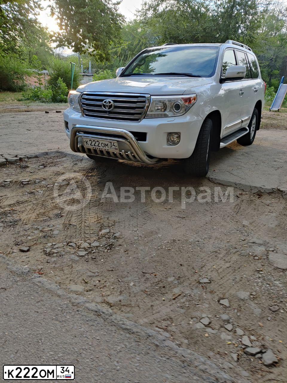 Фото автомобиля VOLKSWAGEN TOUAREG, 2007 — госномер К222ОМ34. Цвет: ЧЕРНЫЙ
