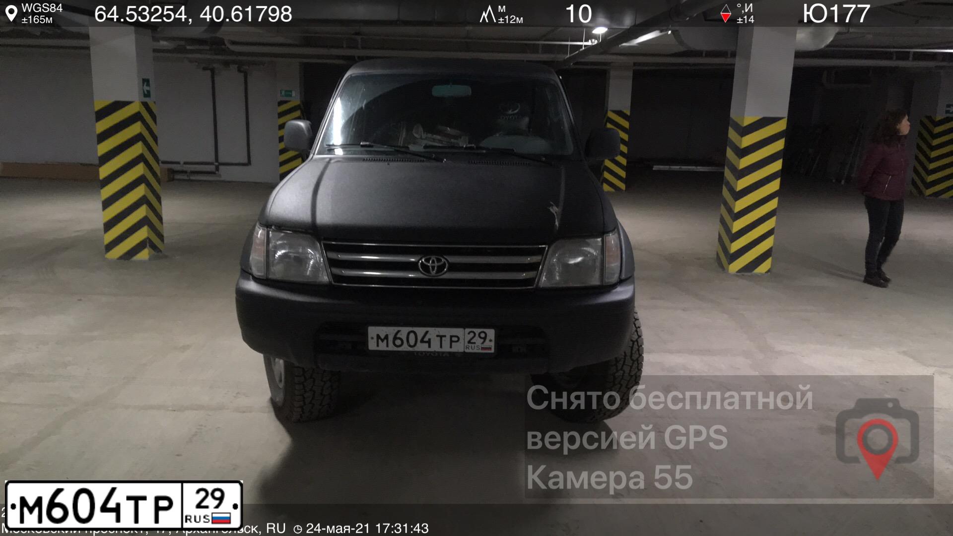 Фото автомобиля TOYOTA LANDCRUISER, 1997 — госномер В777ЕА29. Цвет: ЧЕРНЫЙ