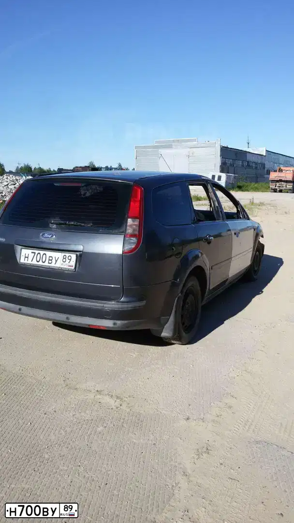 Фото автомобиля TOYOTA LANDCRUISER 200, 2010 — госномер Н700ВУ89. Цвет: Серебристый