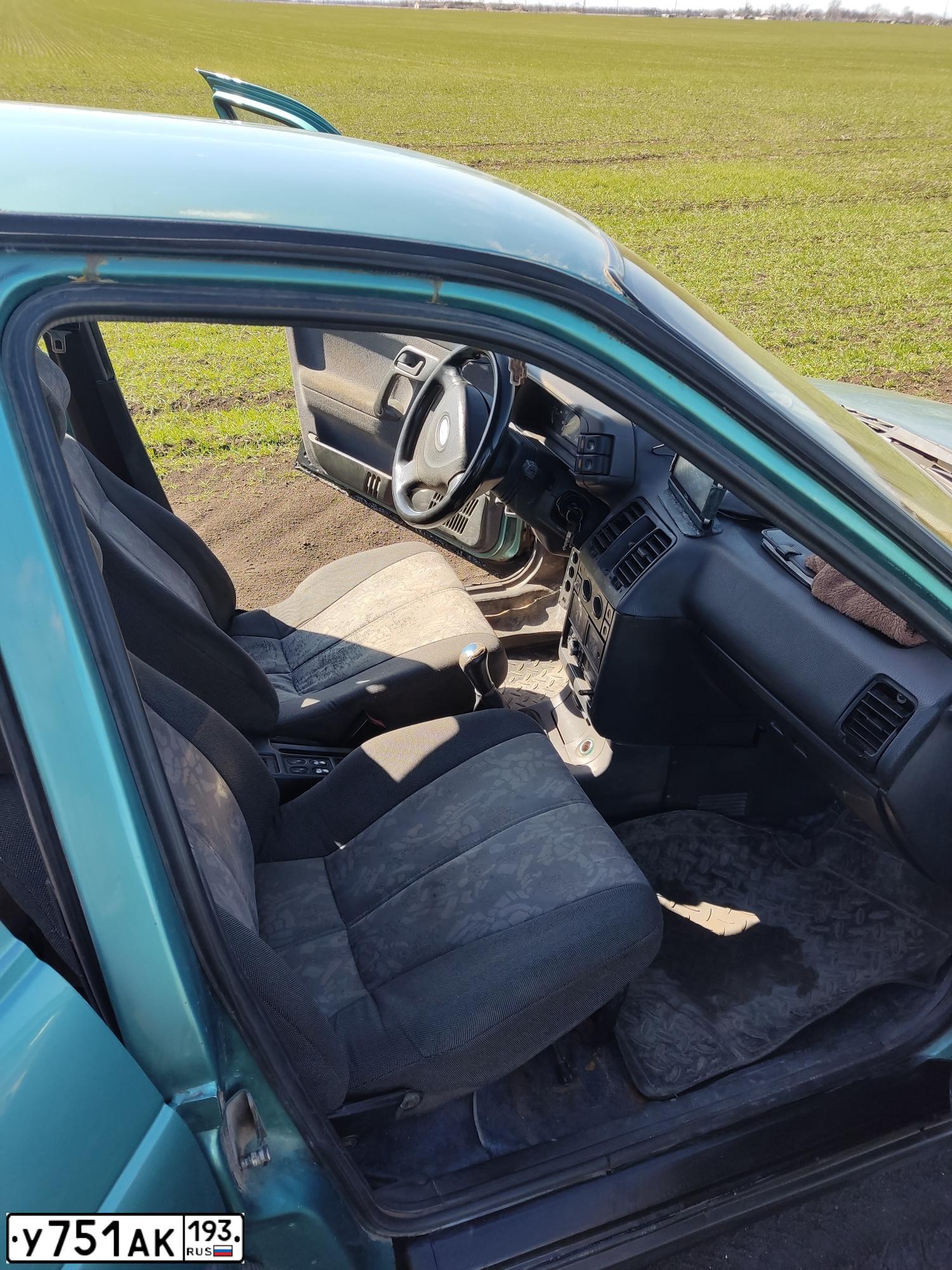 Фото автомобиля LADA 2110 LADA, 1999 — госномер У751АК193. Цвет: ЗЕЛЕНЫЙ