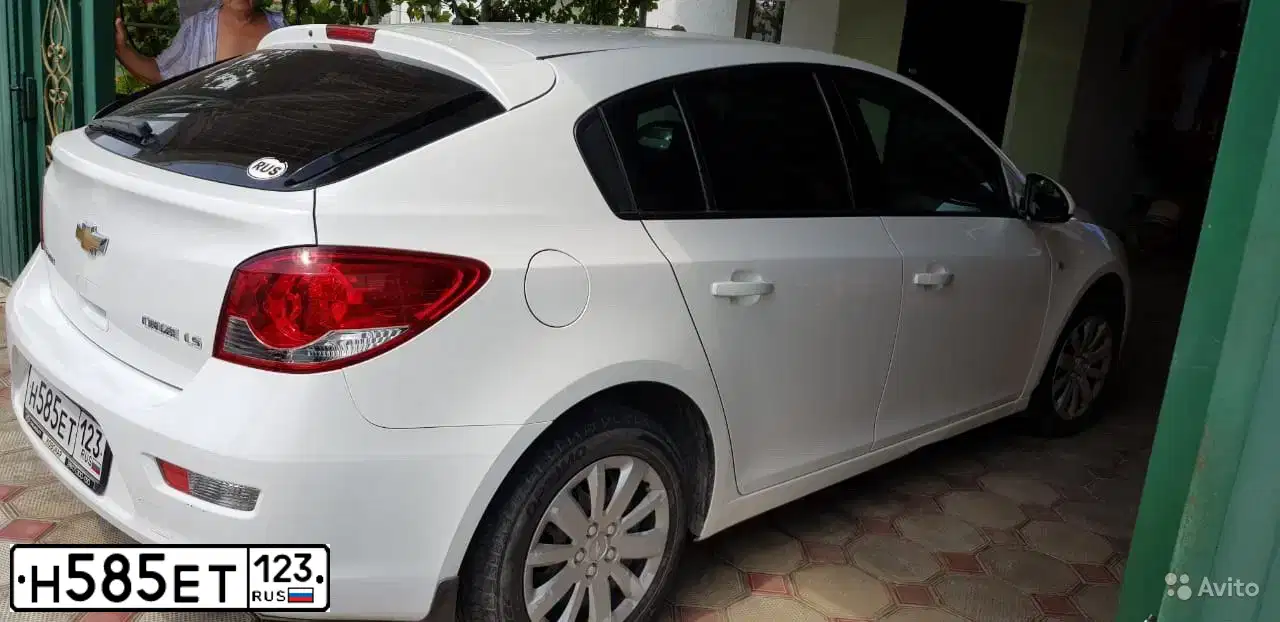 Фото автомобиля CHEVROLET CRUZE, 2012 — госномер Н666УМ82. Цвет: Белый