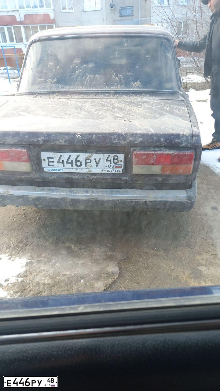 Фото автомобиля LADA 2107 LADA, 2007 — госномер Е446РУ48. Цвет: ТЕМНО-ВИШНЕВЫЙ