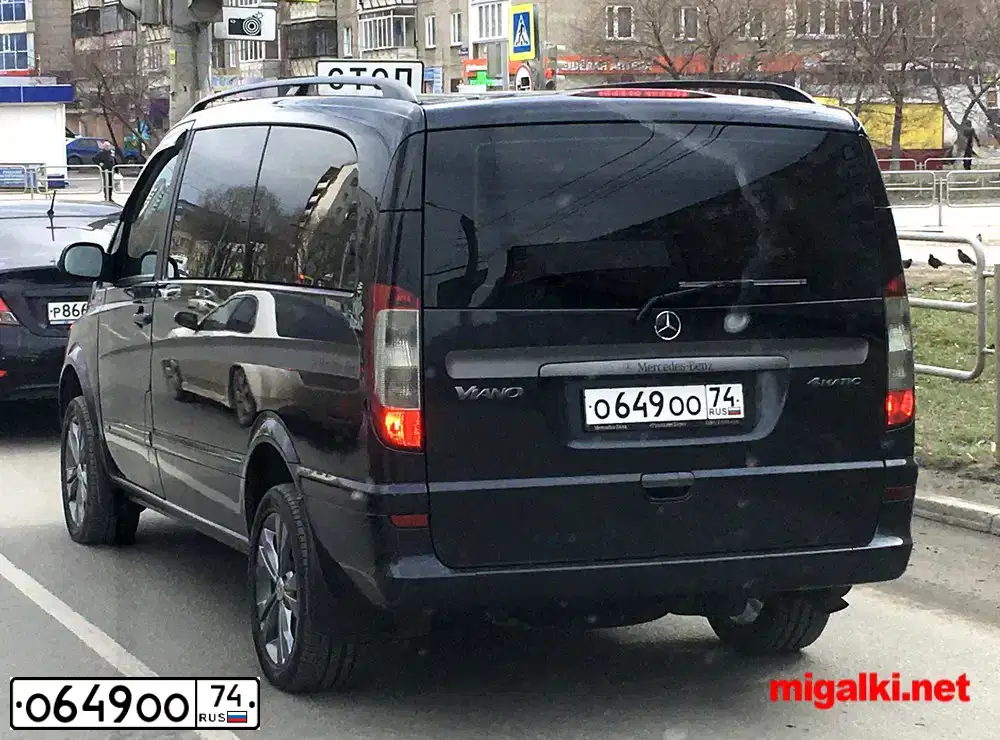 Фото автомобиля MERCEDES VIANO, 2007 — госномер О649ОО74. Цвет: ЧЕРНЫЙ