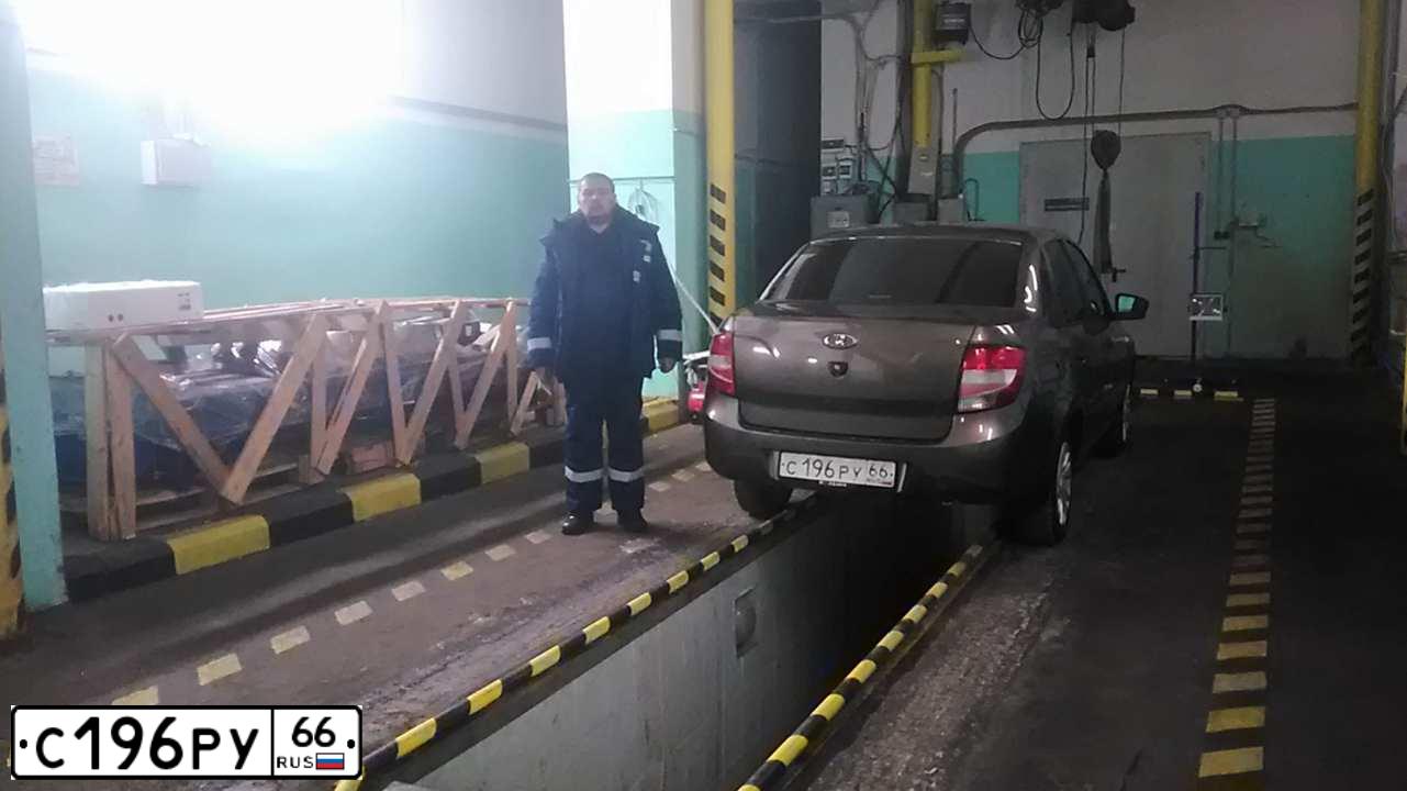Фото автомобиля LADA 2190 GRANTA, 2018 — госномер С196РУ66. Цвет: Золотисто-коричневый
