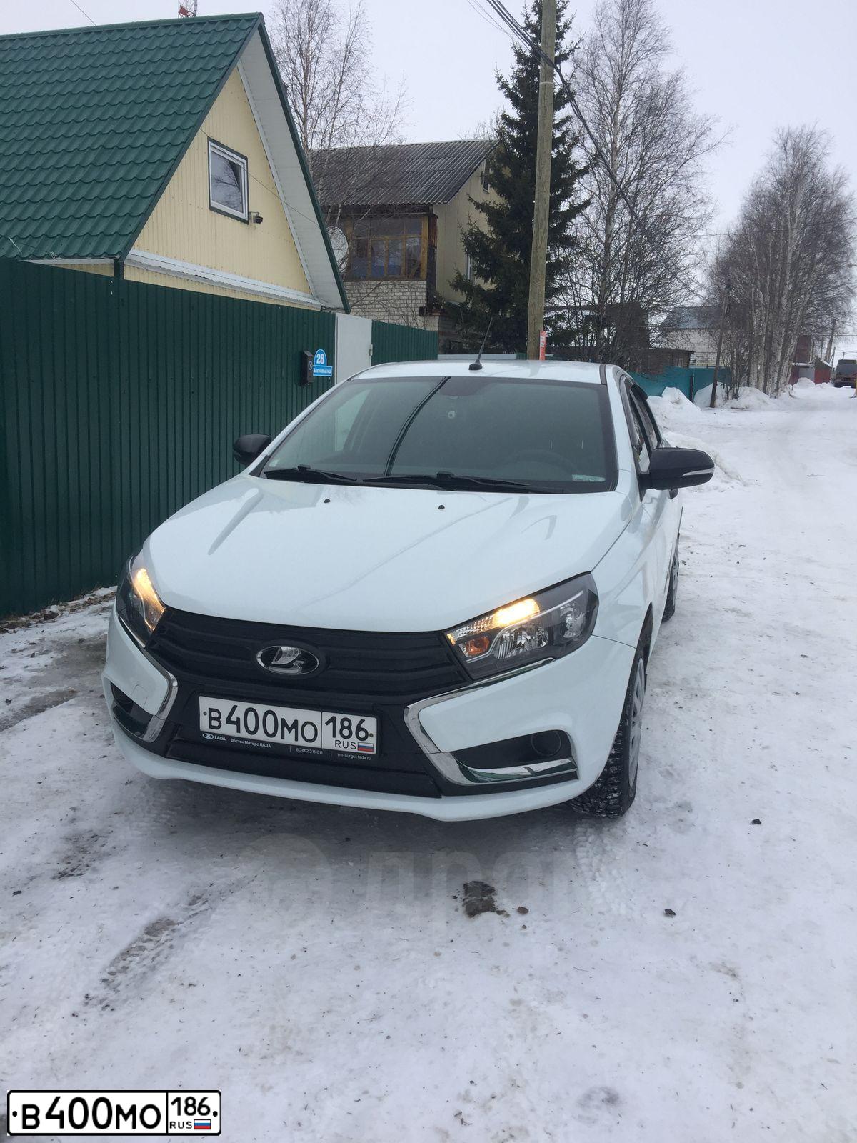 Фото автомобиля LADA VESTA, 2020 — госномер В400МО186. Цвет: Белый