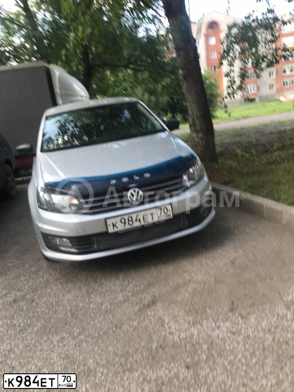 Фото автомобиля VOLKSWAGEN POLO, 2015 — госномер К984ЕТ70. Цвет: СЕРЕБРИСТЫЙ