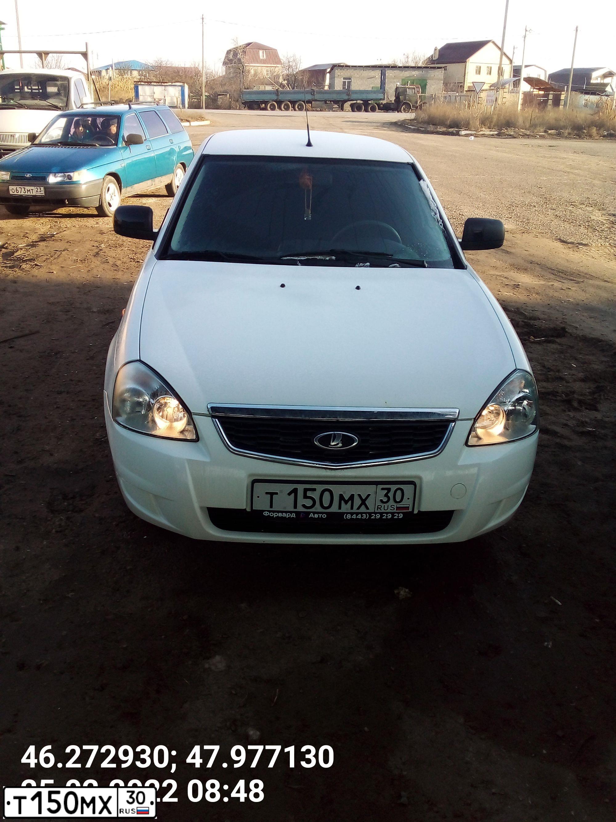 Фото автомобиля LADA 2172 PRIORA, 2015 — госномер Т770ХЕ196. Цвет: Белый