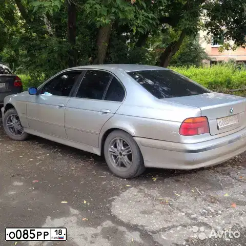 Фото автомобиля BMW 520I, 1998 — госномер Е551УА156. Цвет: СЕРЕБРИСТЫЙ