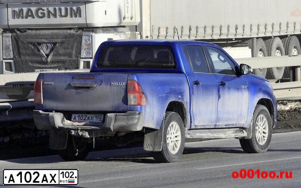 Фото автомобиля TOYOTA HILUX, 2011 — госномер А102АХ102. Цвет: Белый
