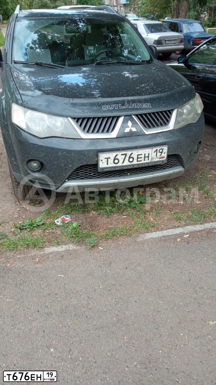 Фото автомобиля MITSUBISHI OUTLANDER, 2008 — госномер А222АТ01. Цвет: ЧЕРНЫЙ
