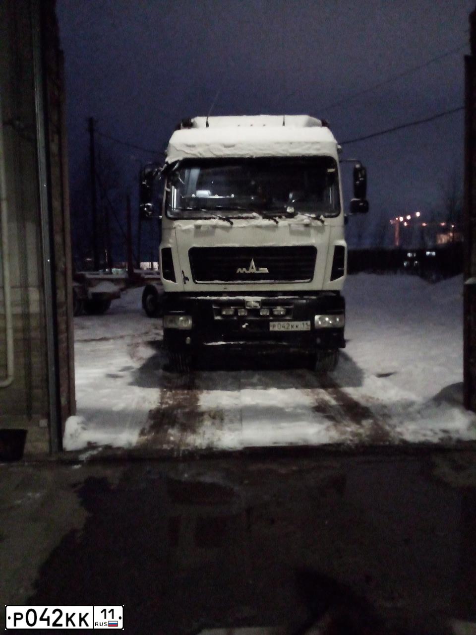 Фото автомобиля MAZ MAN MAZ-MAN 6312 /6X4/, 2014 — госномер Е398ОТ159. Цвет: Белый