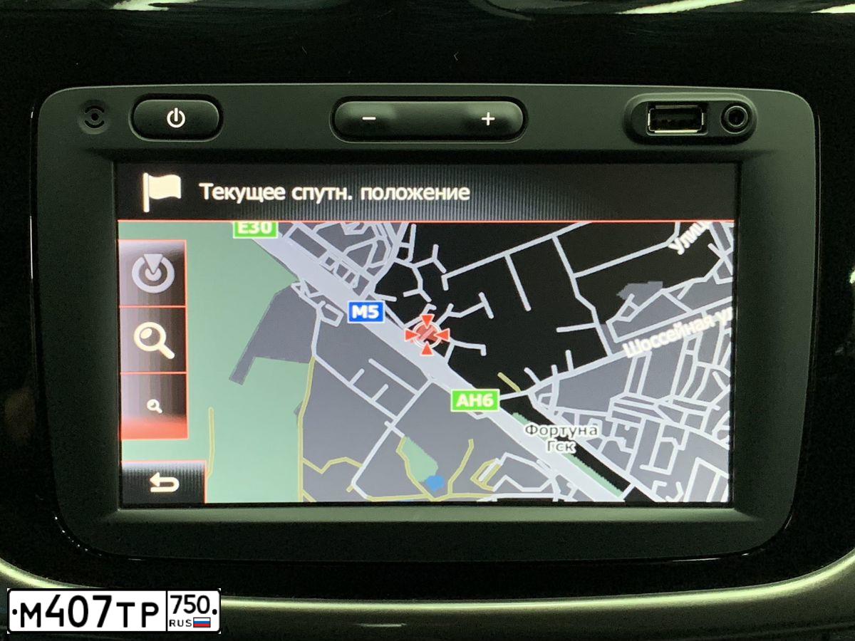Фото автомобиля RENAULT SANDERO, 2019 — госномер О173НВ32. Цвет: СВЕТЛО-СИНИЙ