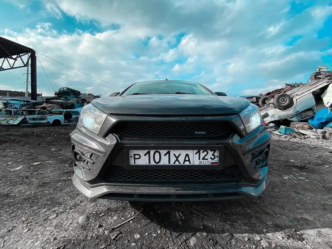Фото автомобиля LADA VESTA, 2019 — госномер Р508СС126. Цвет: ЧЕРНЫЙ