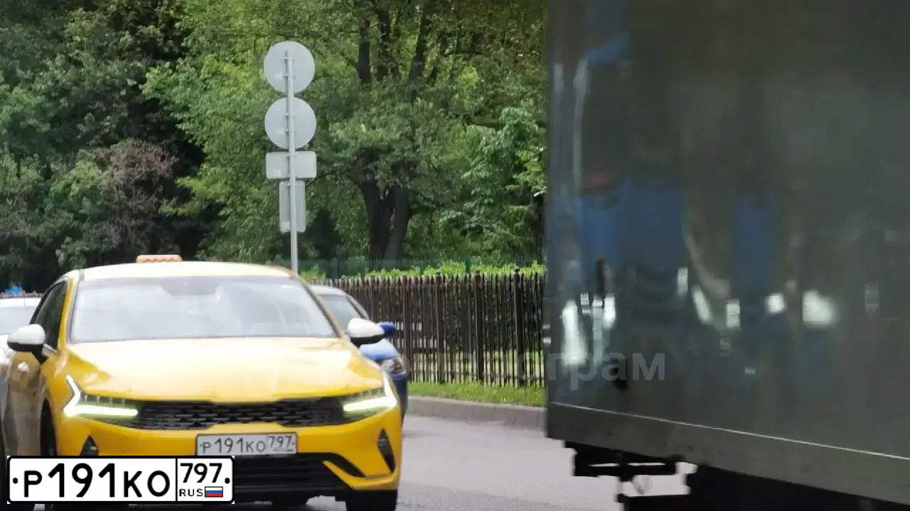 Фото автомобиля KIA K5 — госномер Р191КО797. Цвет: ЖЕЛТЫЙ