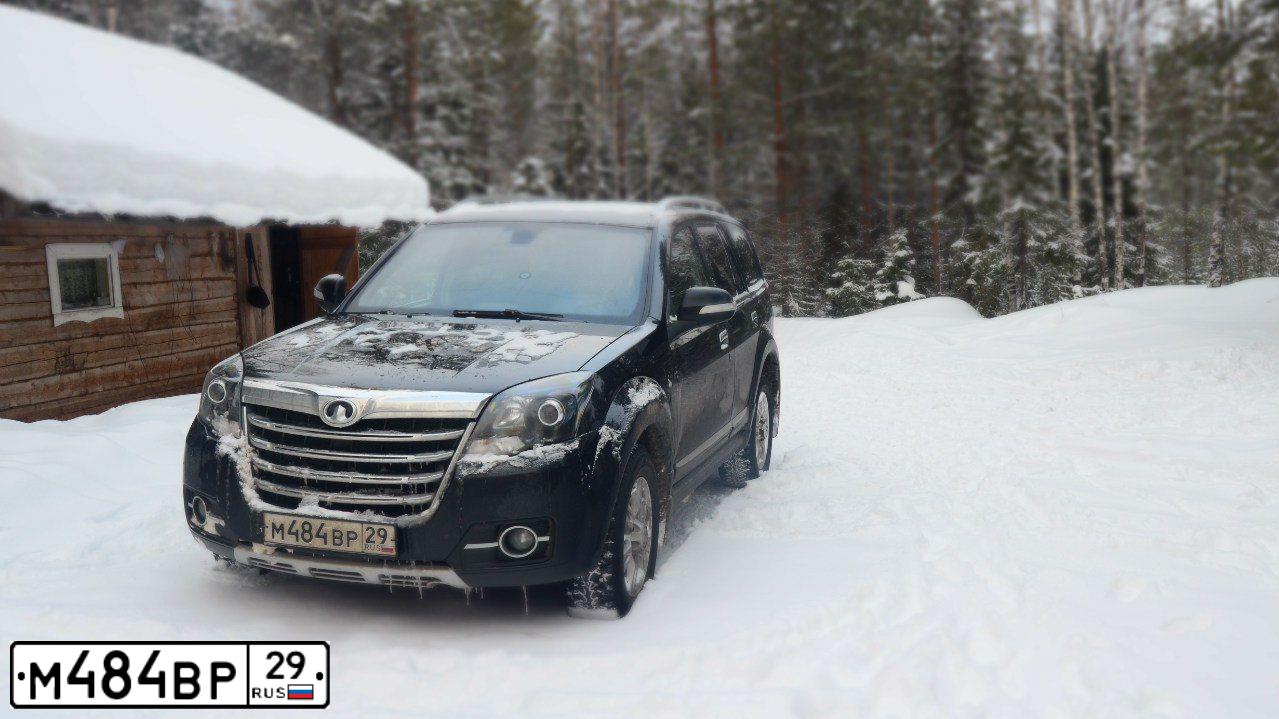 Фото автомобиля GREAT WALL HOVER, 2014 — госномер М484ВР29. Цвет: ЧЕРНЫЙ