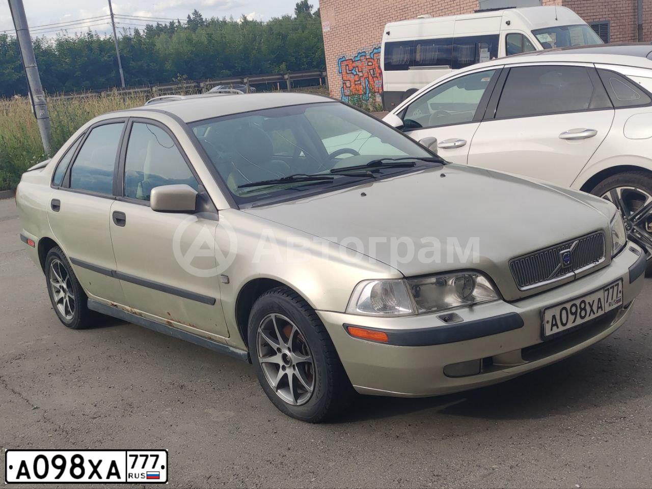 Фото автомобиля VOLVO S40, 2002 — госномер Т017АО550. Цвет: ЗОЛОТИСТЫЙ