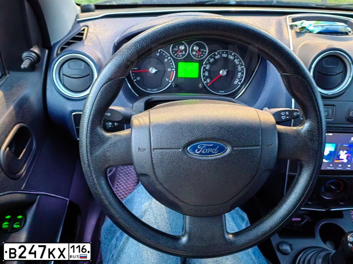 Фото автомобиля FORD FIESTA / ASPIRE, 2007 — госномер В247КХ116. Цвет: Темно-синий