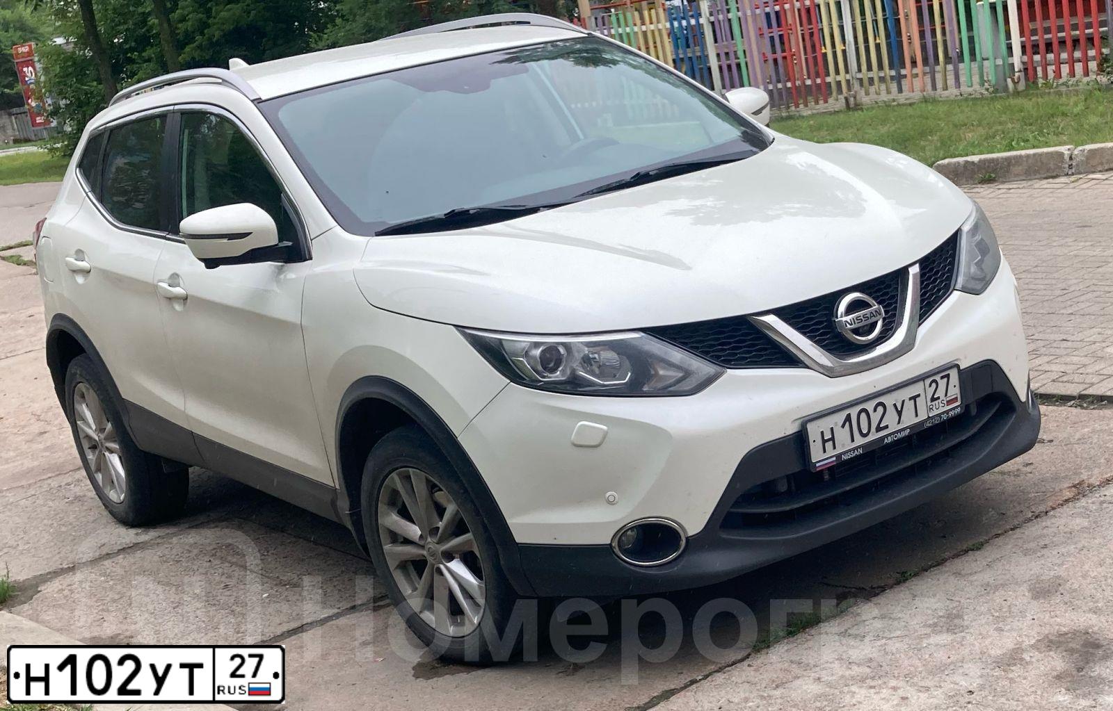 Фото автомобиля NISSAN QASHQAI, 2017 — госномер Н102УТ27. Цвет: БЕЛЫЙ