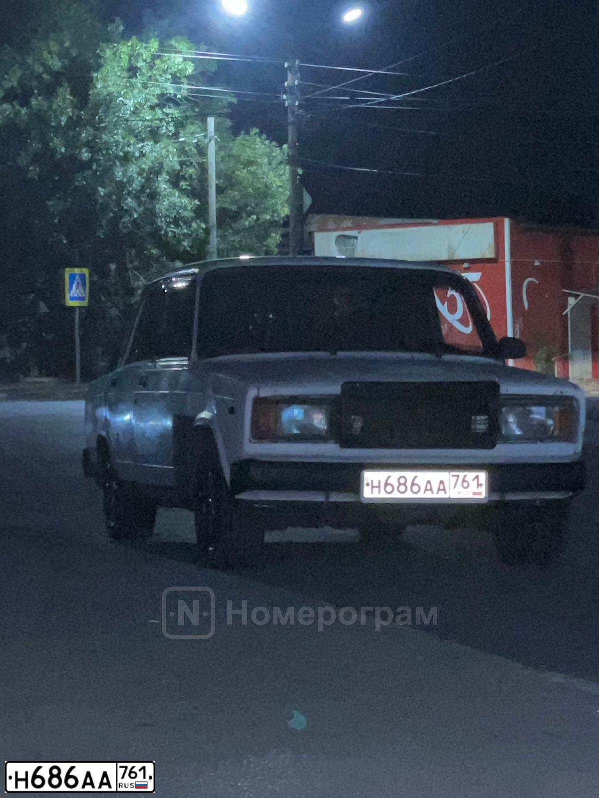 Фото автомобиля LADA 2107 LADA, 2007 — госномер Н686АА761. Цвет: ЯРКО-БЕЛЫЙ